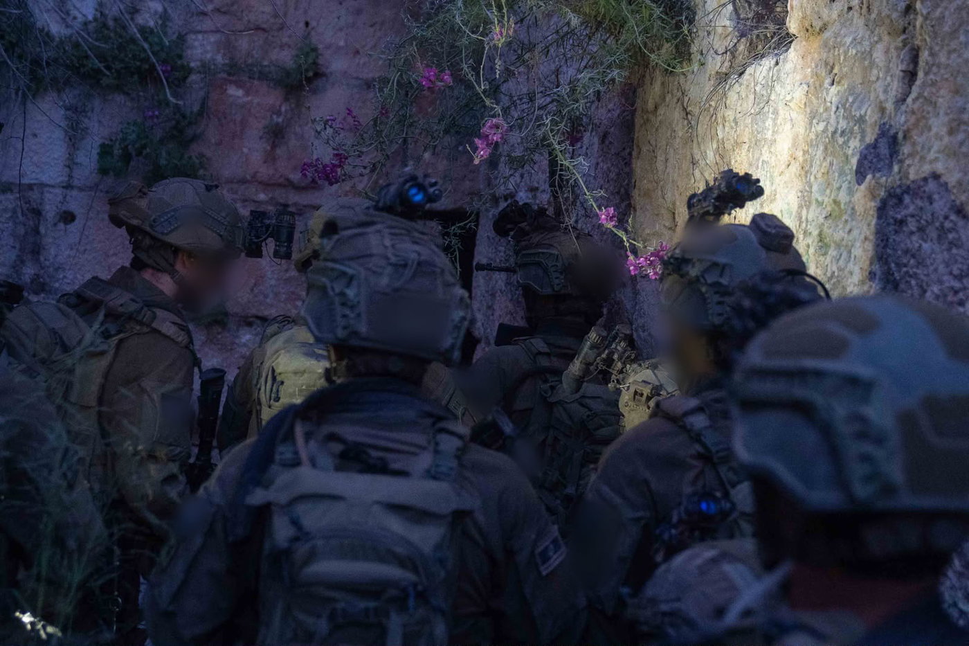 לוחמי צה"ל במבצר הבופור