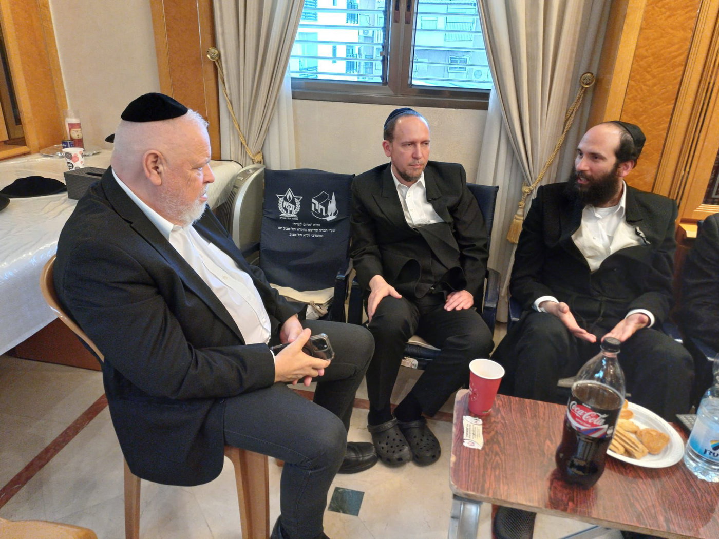 אישי ציבור ורבנים בניחום אבלים