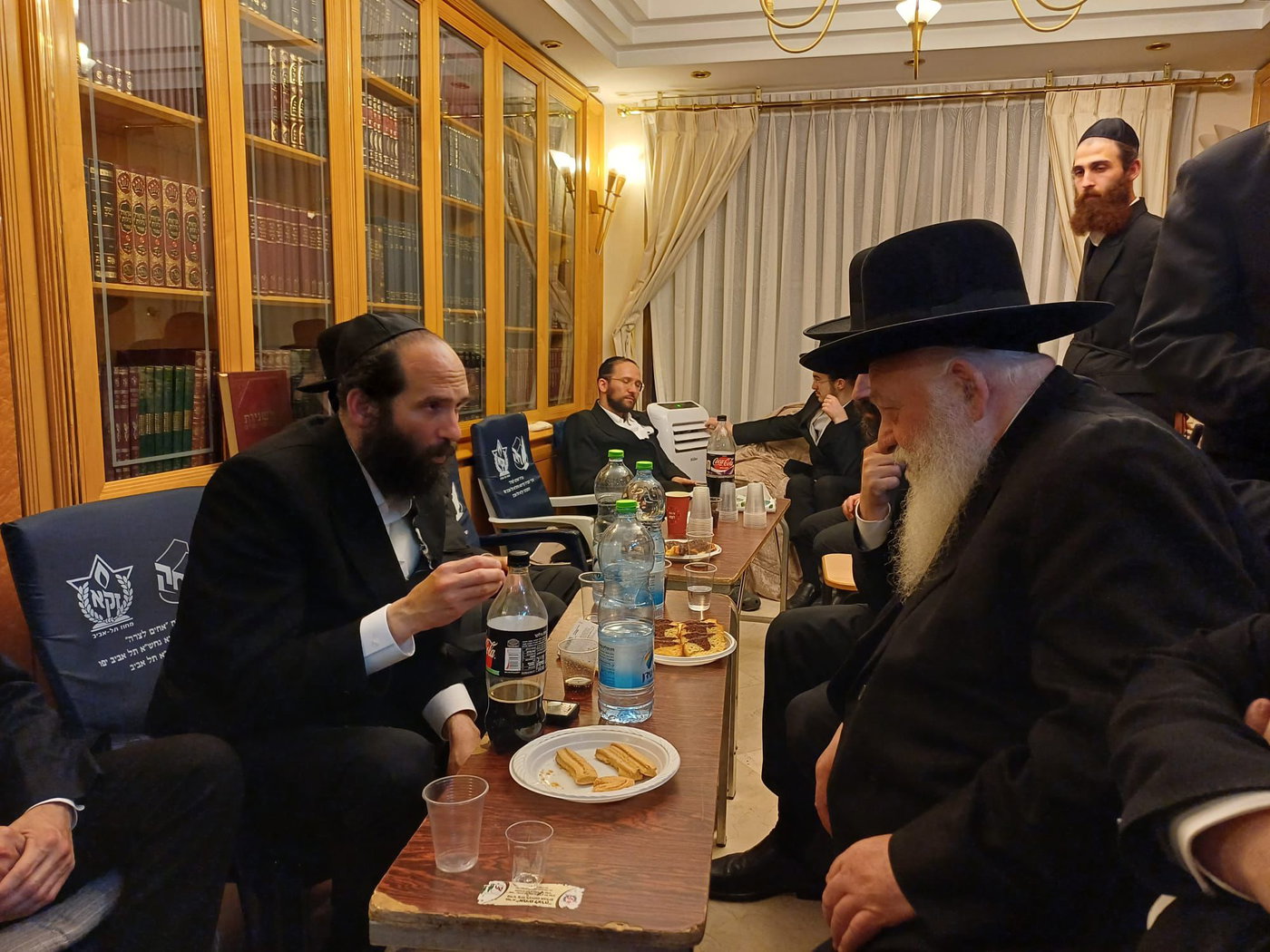 אישי ציבור ורבנים בניחום אבלים