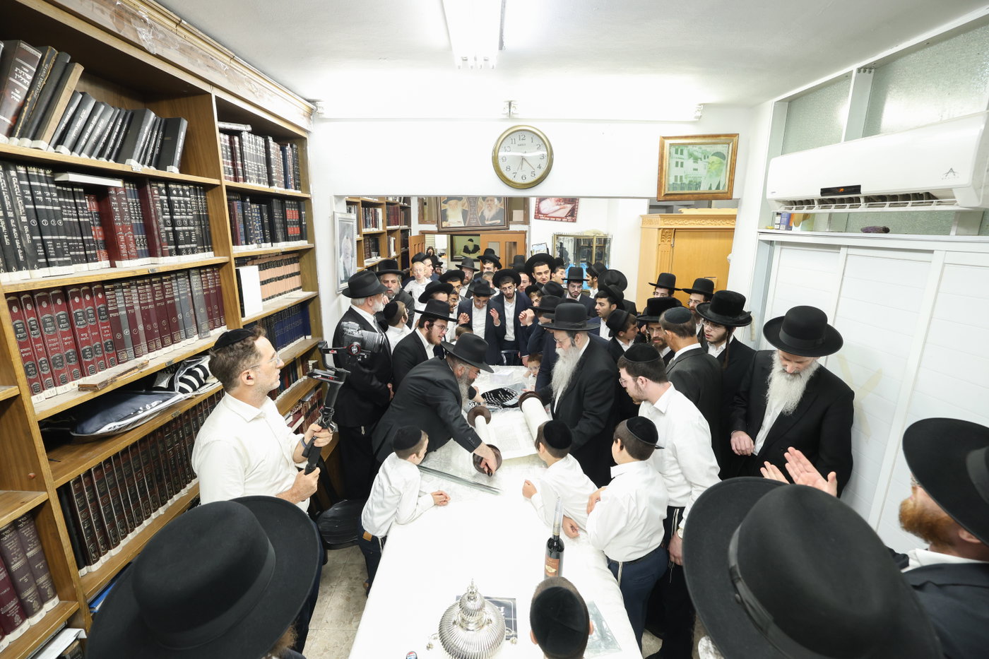 הכנסת ספר תורה לקהילת 'תפארת ציון'
