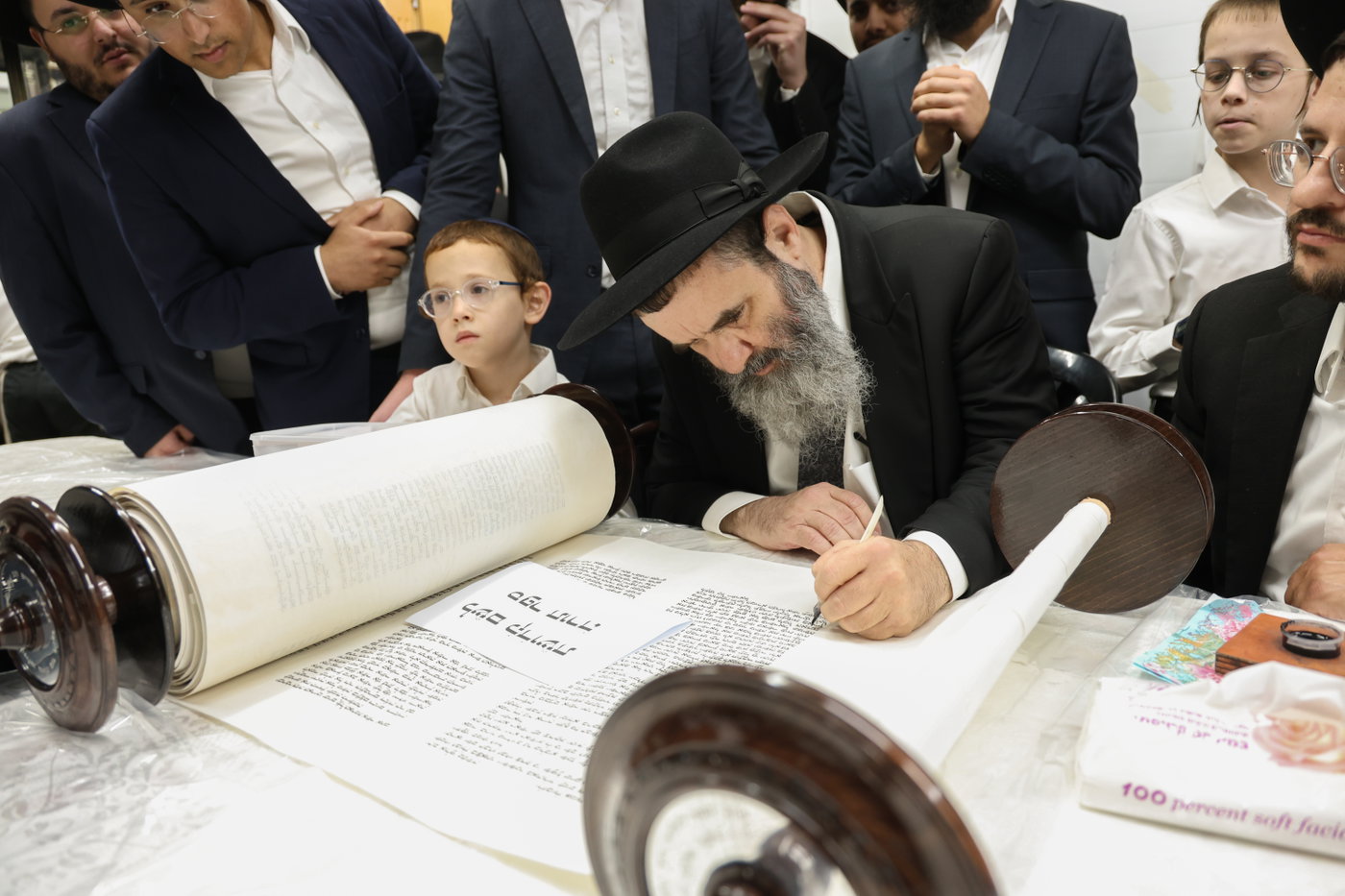 הכנסת ספר תורה לקהילת 'תפארת ציון'