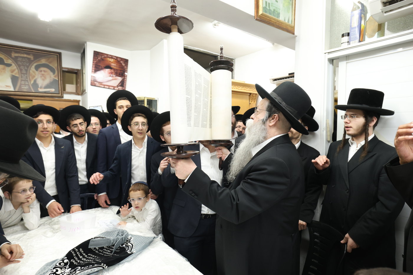 הכנסת ספר תורה לקהילת 'תפארת ציון'
