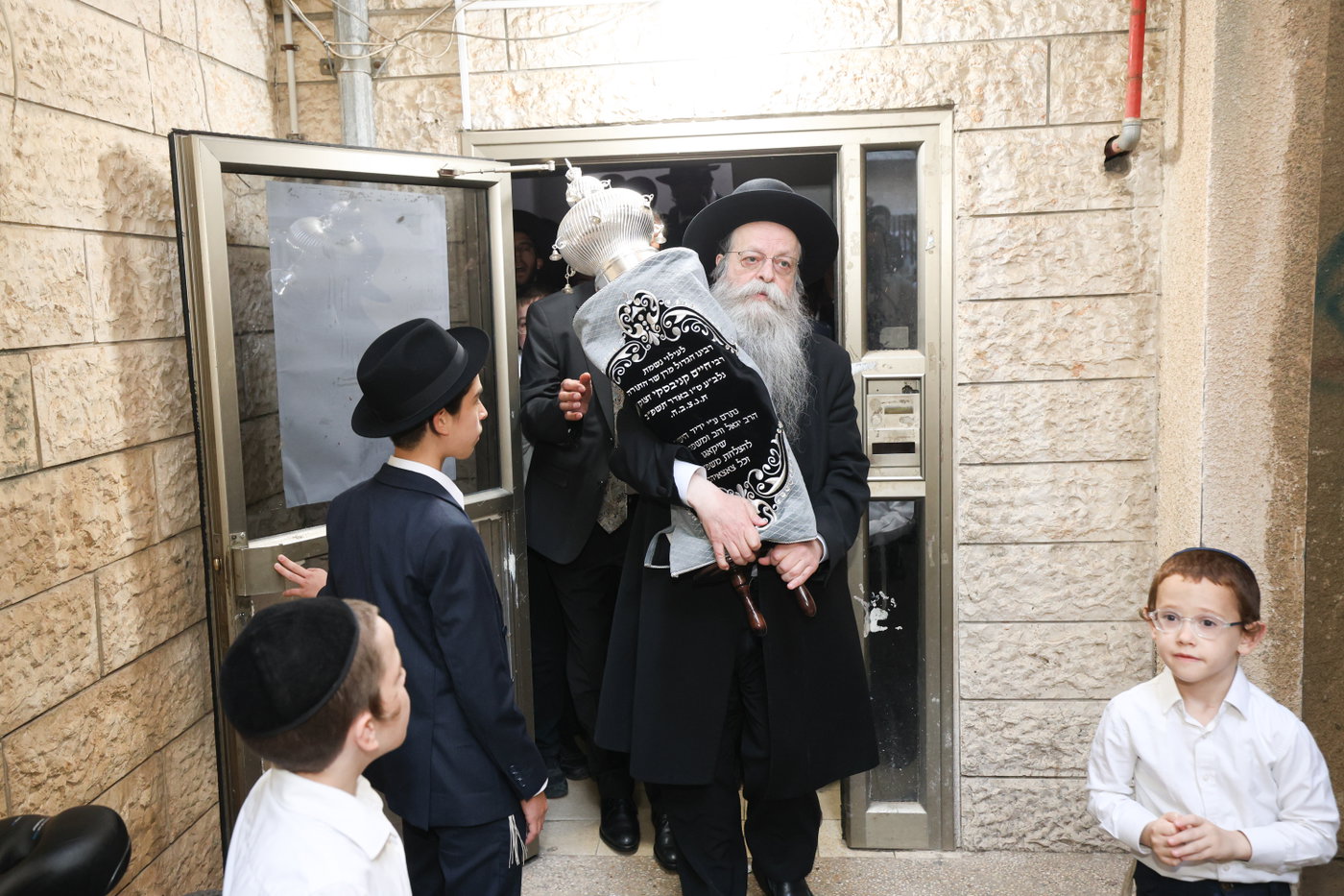 הכנסת ספר תורה לקהילת 'תפארת ציון'