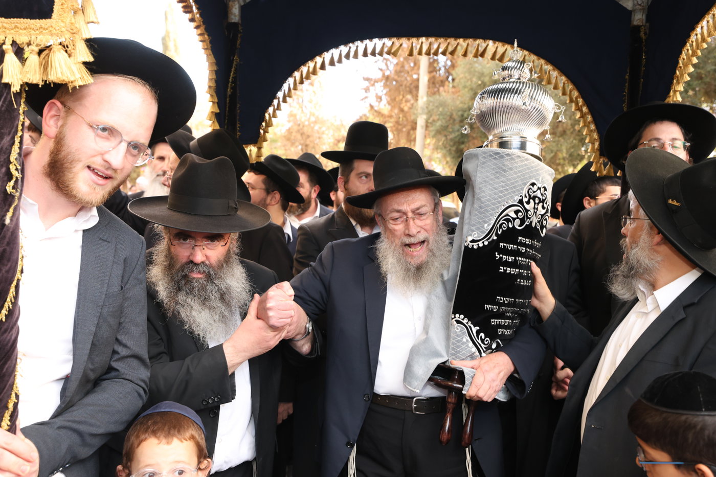 הכנסת ספר תורה לקהילת 'תפארת ציון'