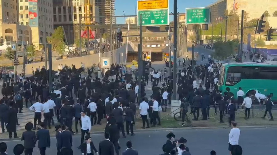 רגעי הפינוי הדרמטיים עם רימונים