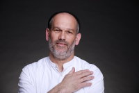 הזמר יונתן רזאל