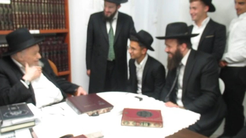 הבחור ורבו אצל ראש הישיבה | צפו