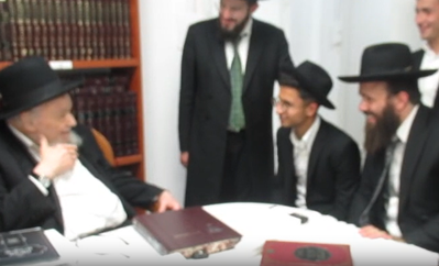 "השוטר שעצר אותך היה ספרדי או אשכנזי?" | הבחור שנעצר בכביש 1 ושוחרר בשיחה מפתיעה עם המנהיג