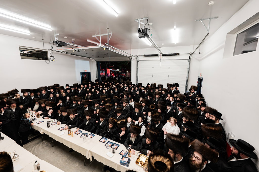 האדמו"ר מסאטמר בחנוכת הבית בחברת מצילי אש