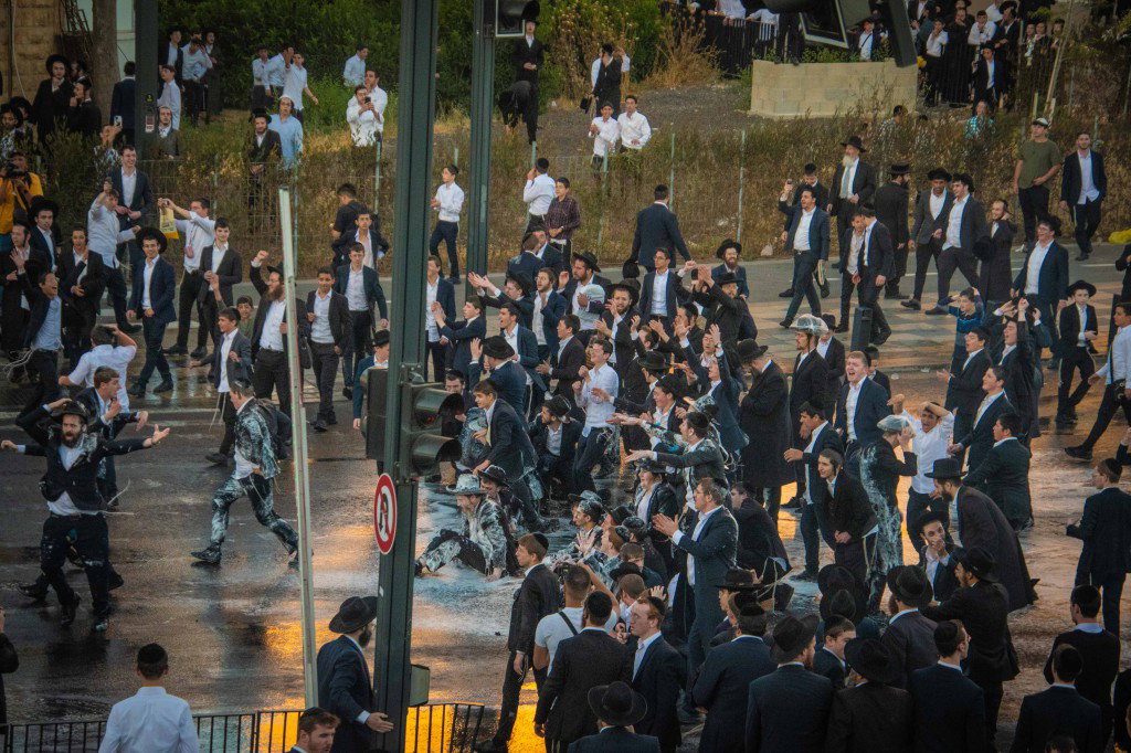 הפגנה נגד גזירת הגיוס ע"י גשר המיתרים בירושלים