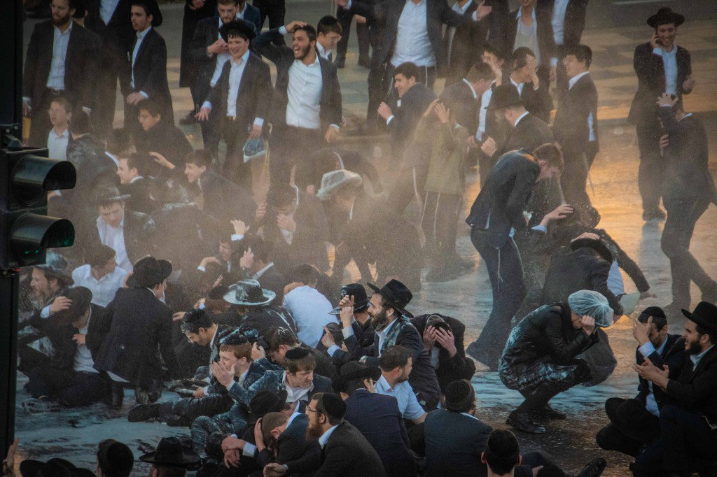 הפגנה נגד גזירת הגיוס ע"י גשר המיתרים בירושלים