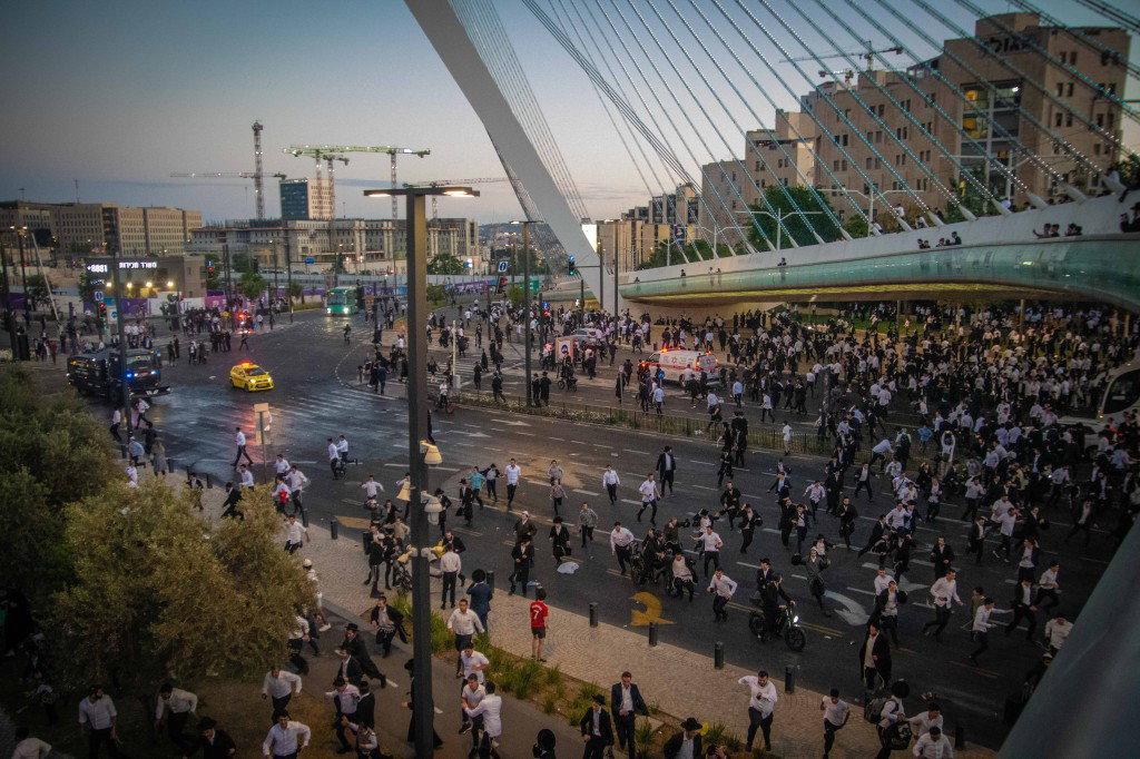 הפגנה נגד גזירת הגיוס ע"י גשר המיתרים בירושלים