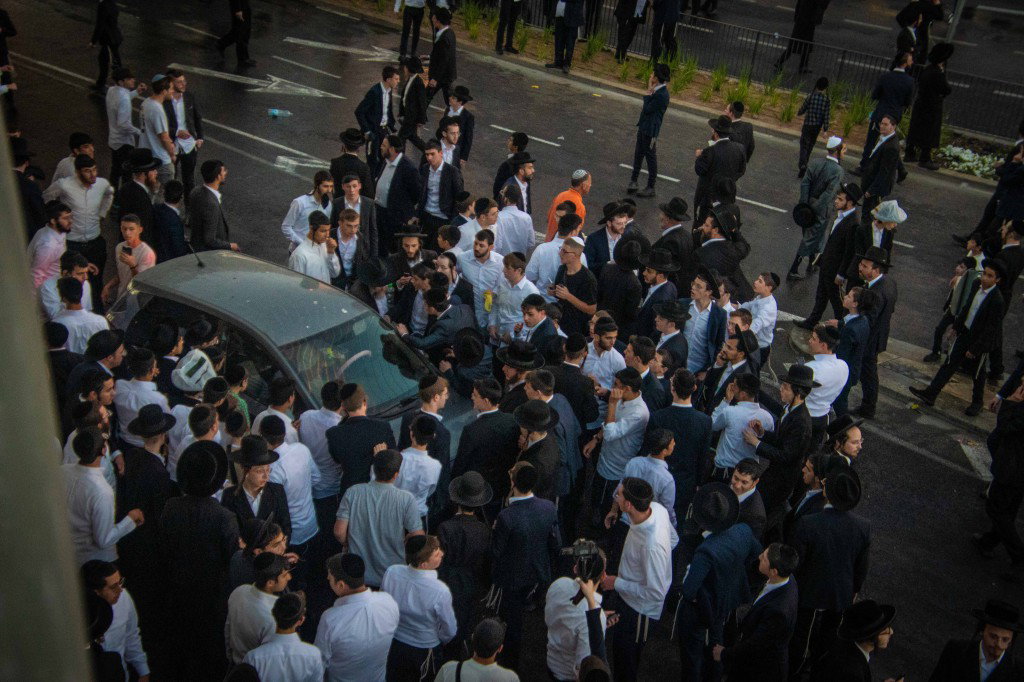 הפגנה נגד גזירת הגיוס ע"י גשר המיתרים בירושלים