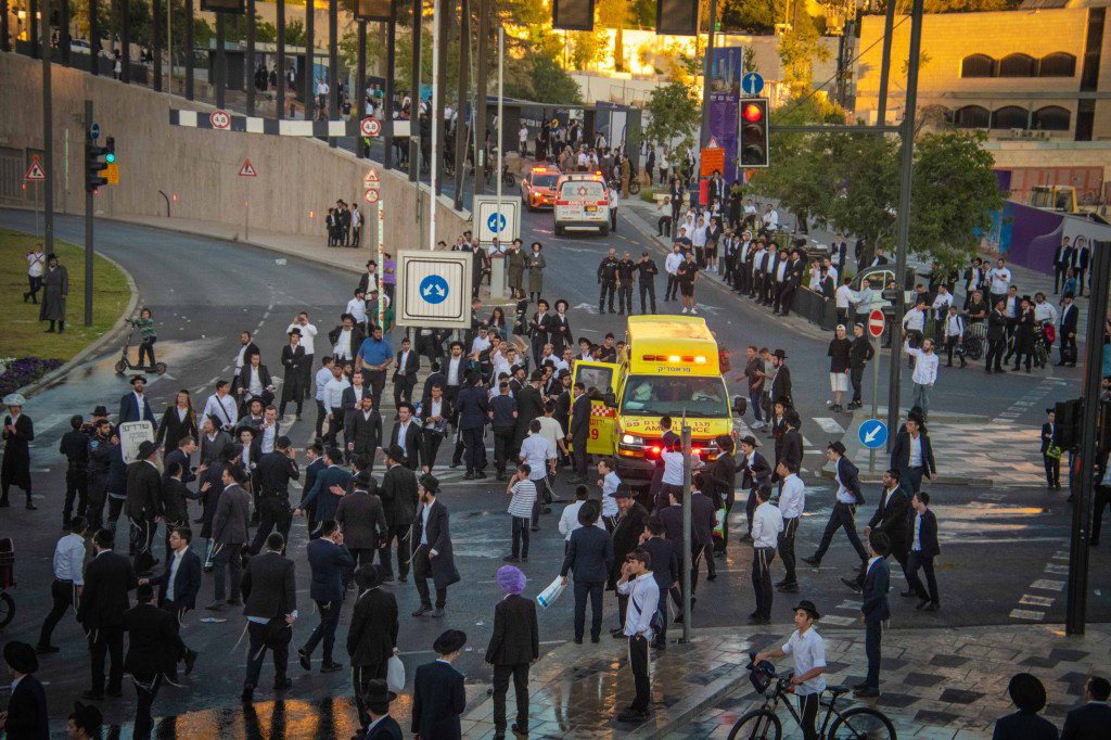 הפגנה נגד גזירת הגיוס ע"י גשר המיתרים בירושלים