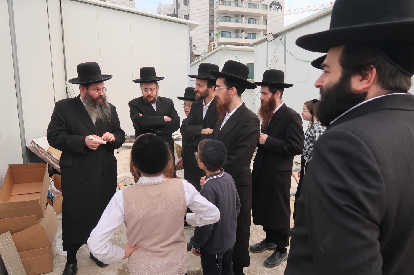 חנוכת הבית לבית החסידים דגור במתחם הסופרים