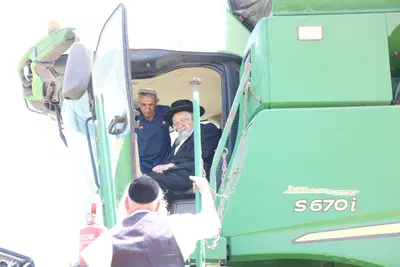 הגר"י פישר על הקומביין בקצירת חיטים