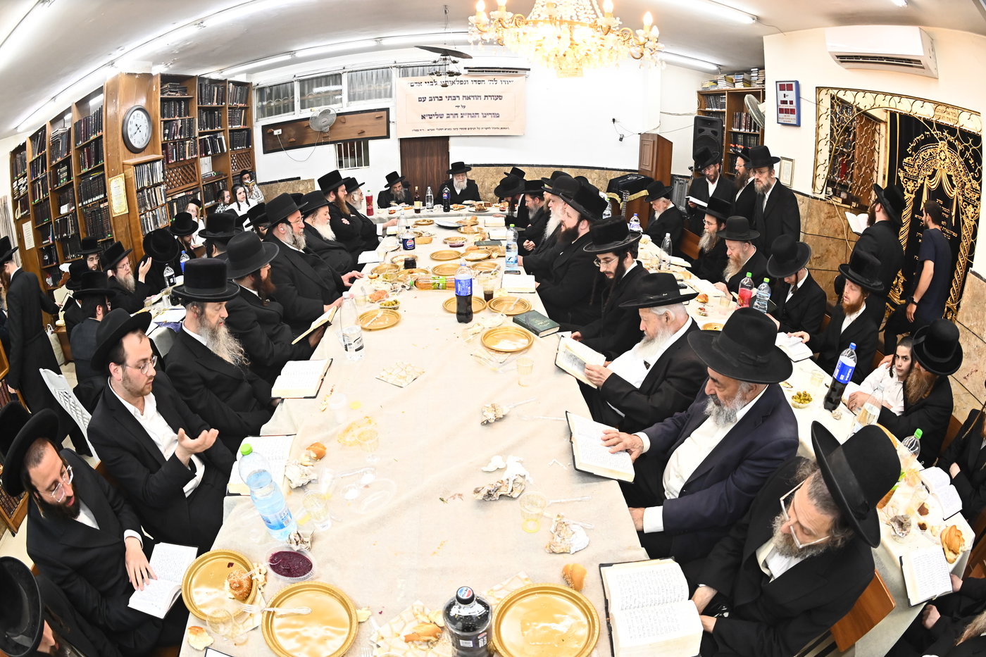 סעודת ההודאה אצל הגרח"י בידרמן