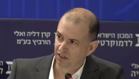 הבכיר החילוני במשרד רה"מ תקף: "הניסיון לשנות את החרדים - לא דמוקרטי" | צפו