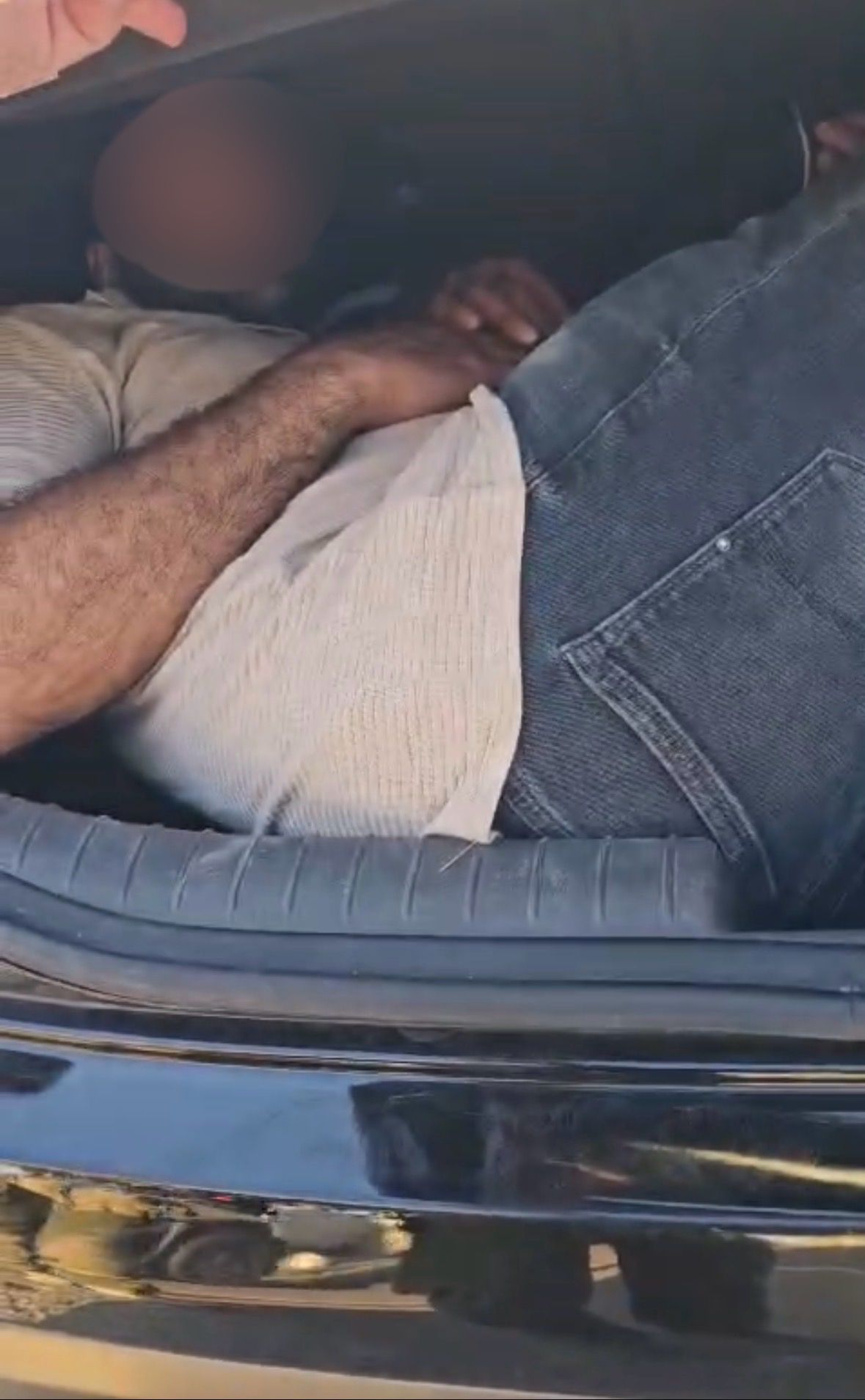 הסתרת השב"חים בתא המטען והמושב האחורי