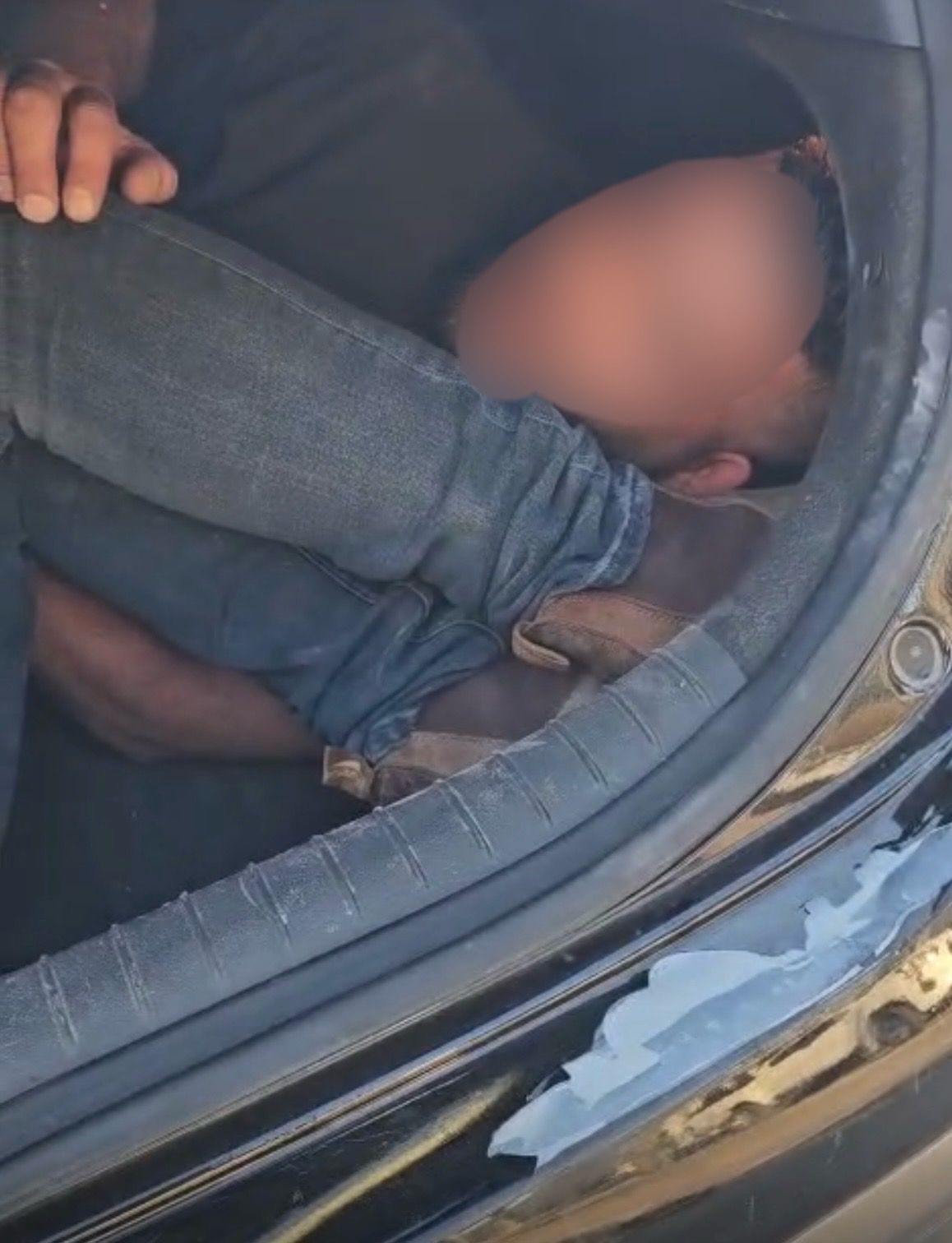הסתרת השב"חים בתא המטען והמושב האחורי