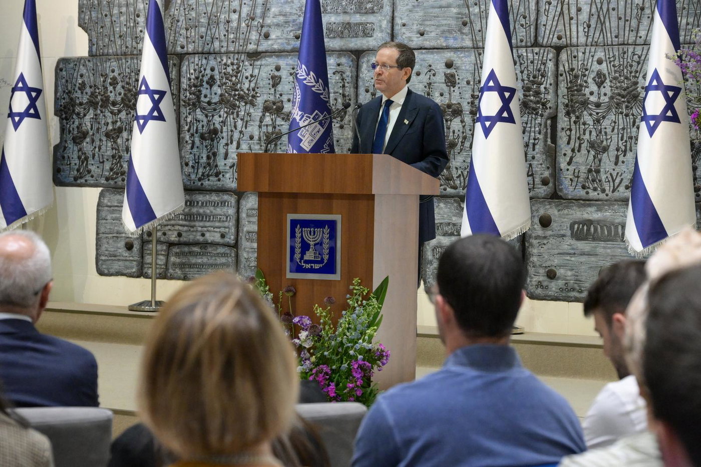 "הרבה מעבר": ההתייחסות והאזהרה של הרצוג למהומות בביתו של סולברג | צפו