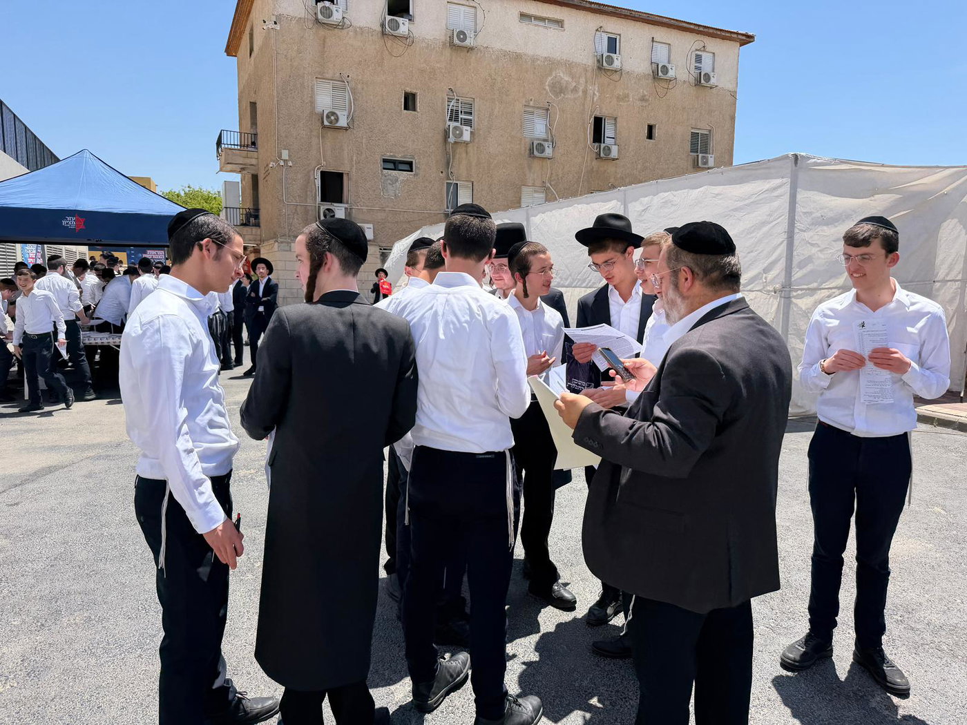 בחורי פוניבז בתרומת דגימות מח עצם