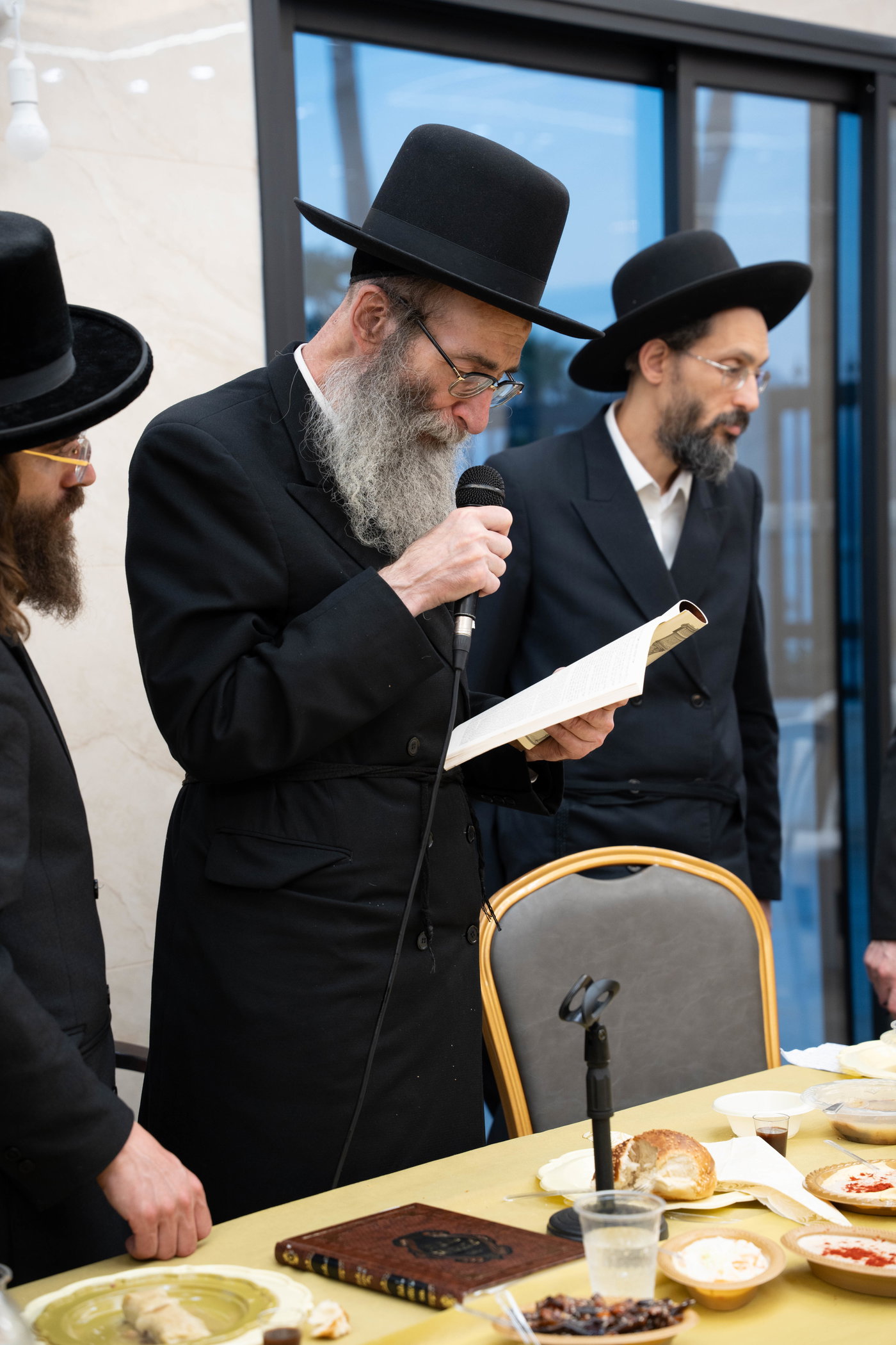 אב"ד אמונת ישראל מונסי בהילולת אביו זצ"ל בטבריה