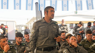 צפו: השר בן גביר נפגש עם השוטרים החרדים - וסיפר על ה"חזון" שלו
