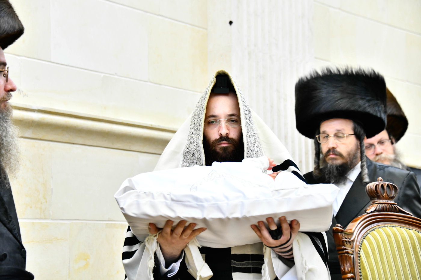 שמחת הברית בחצרות קרעטשניף - פרמשילאן - סטרופקוב