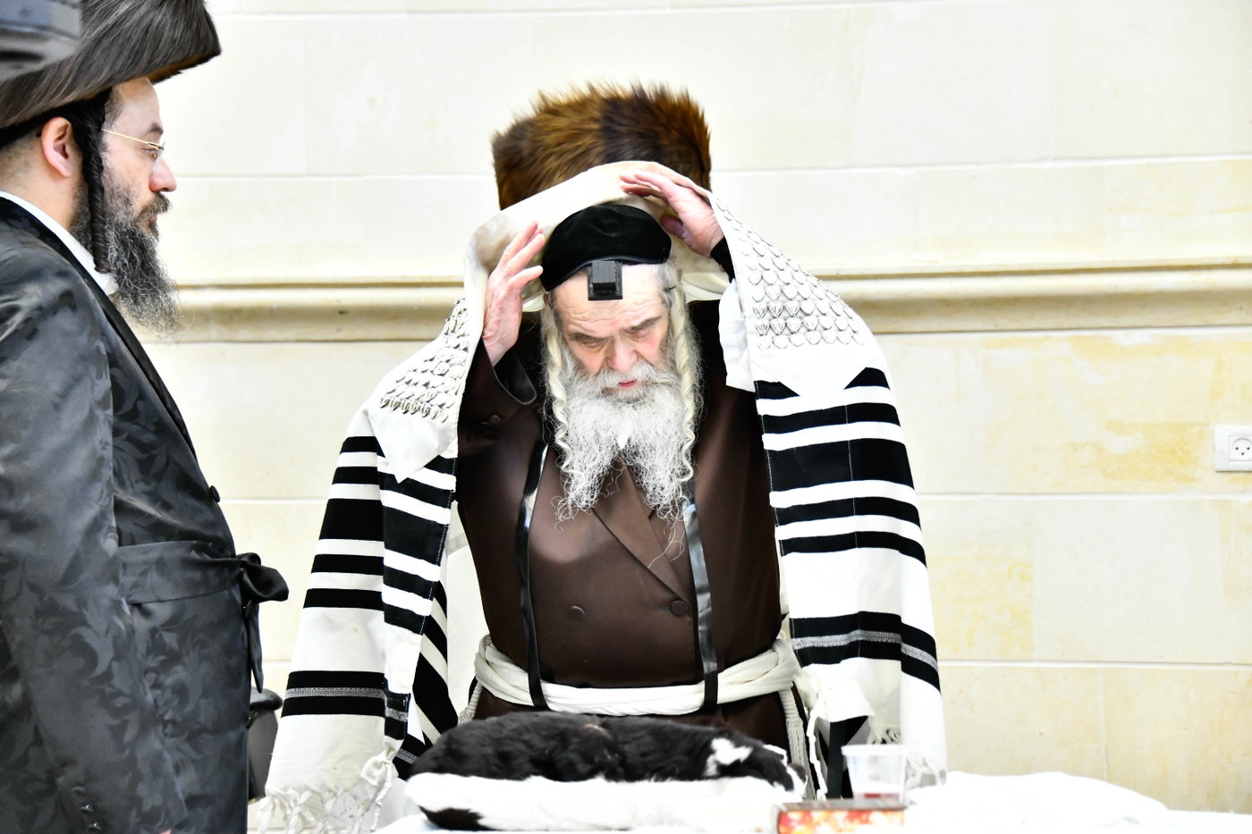 שמחת הברית בחצרות קרעטשניף - פרמשילאן - סטרופקוב