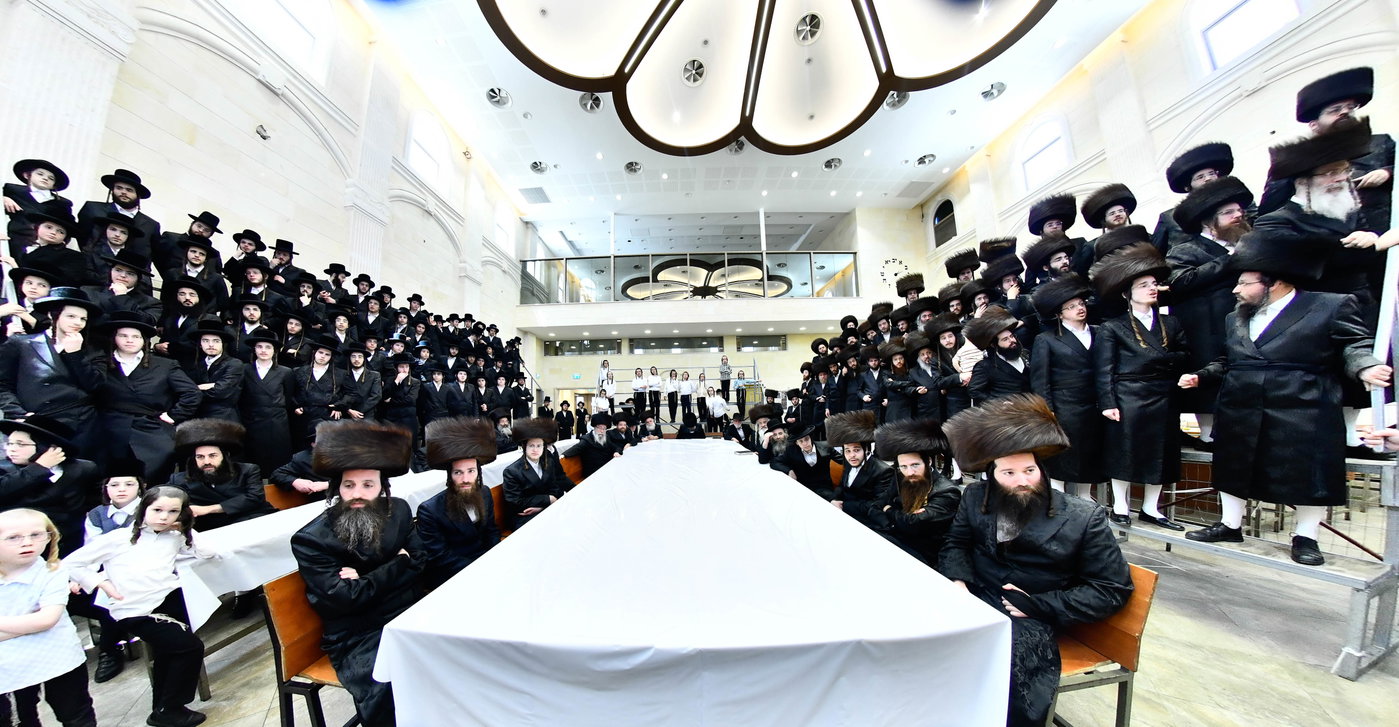 שמחת הברית בחצרות קרעטשניף - פרמשילאן - סטרופקוב