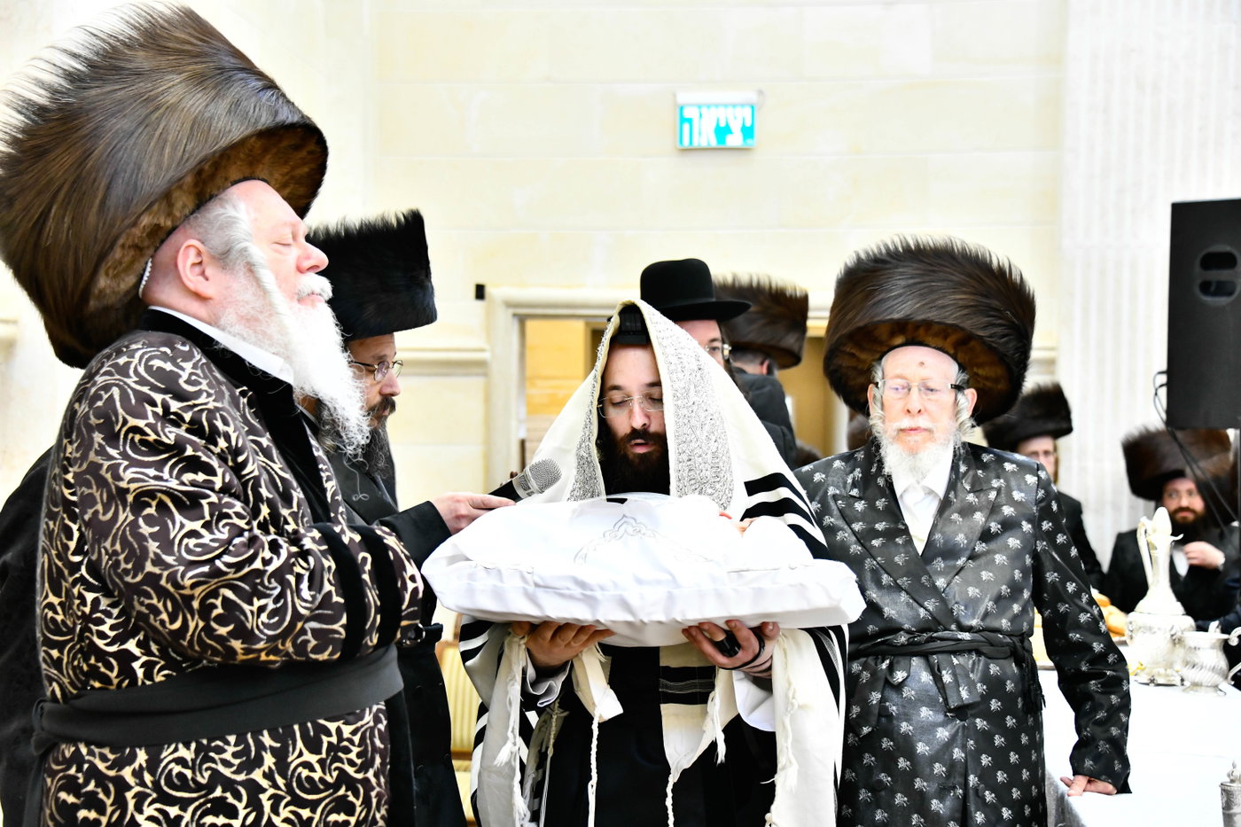 שמחת הברית בחצרות קרעטשניף - פרמשילאן - סטרופקוב