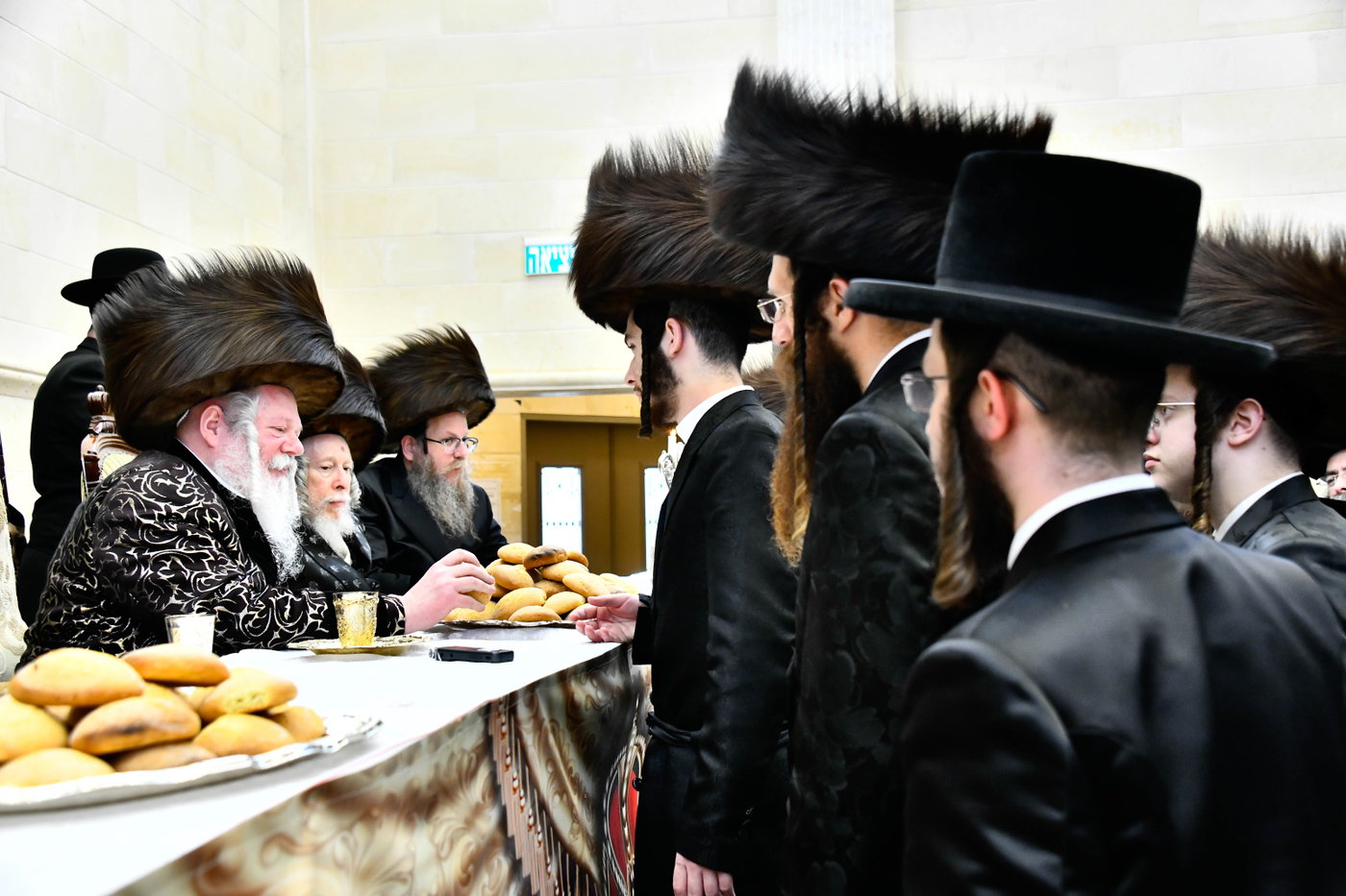 שמחת הברית בחצרות קרעטשניף - פרמשילאן - סטרופקוב