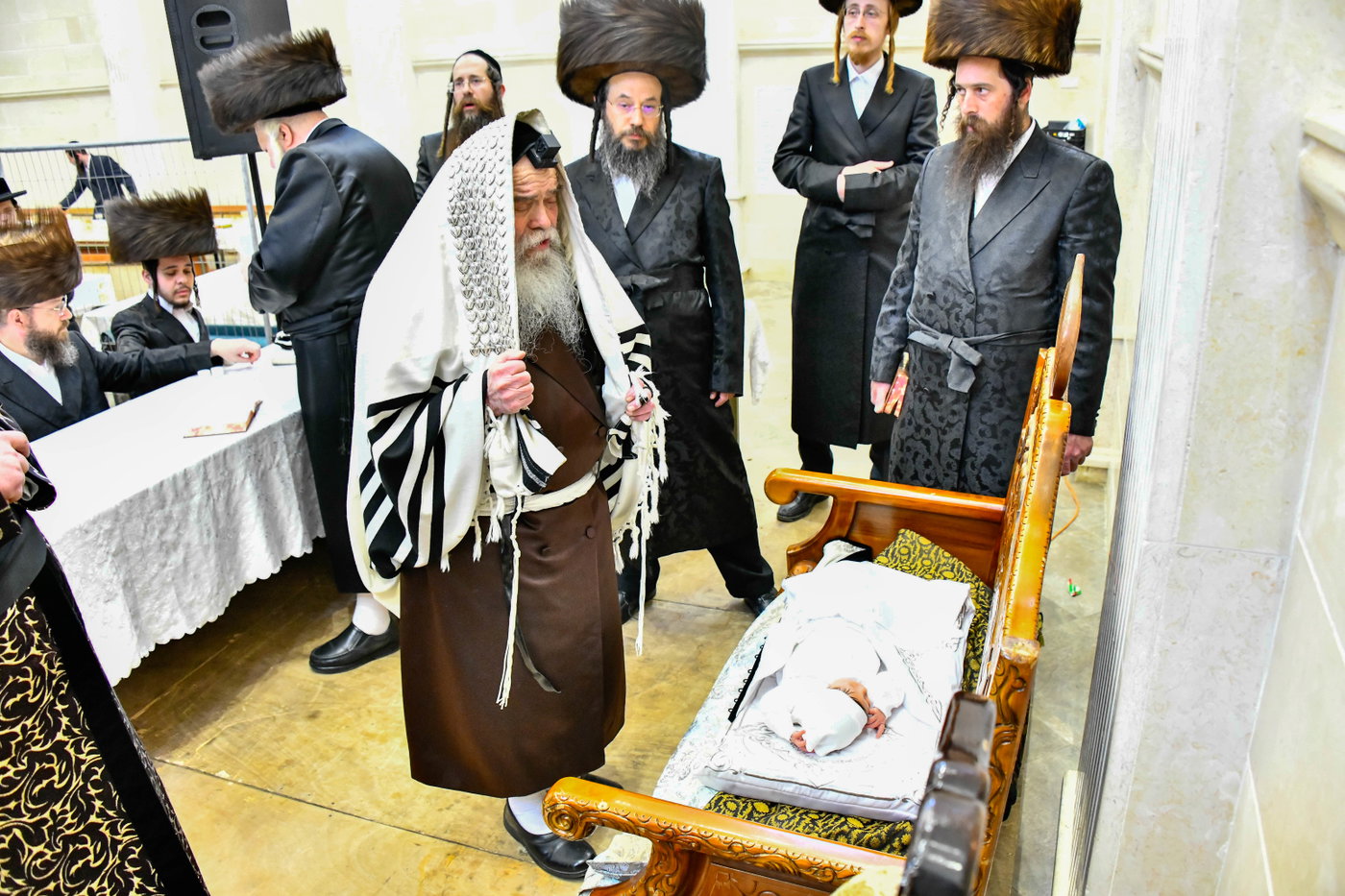 שמחת הברית בחצרות קרעטשניף - פרמשילאן - סטרופקוב