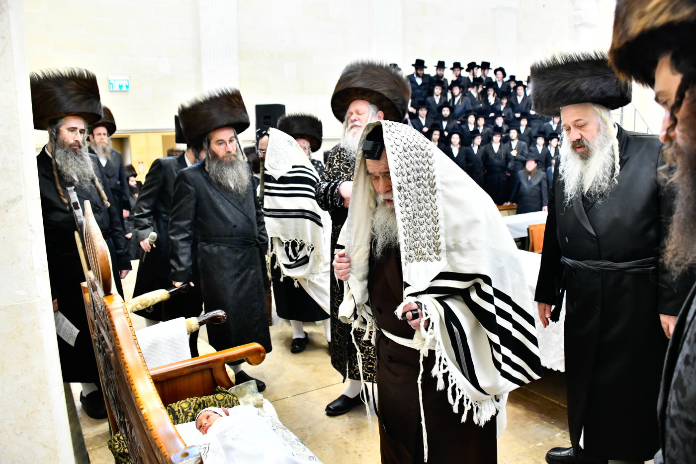 שמחת הברית בחצרות קרעטשניף - פרמשילאן - סטרופקוב
