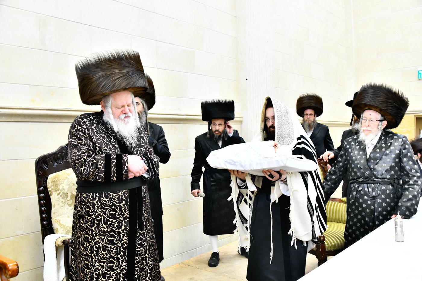שמחת הברית בחצרות קרעטשניף - פרמשילאן - סטרופקוב