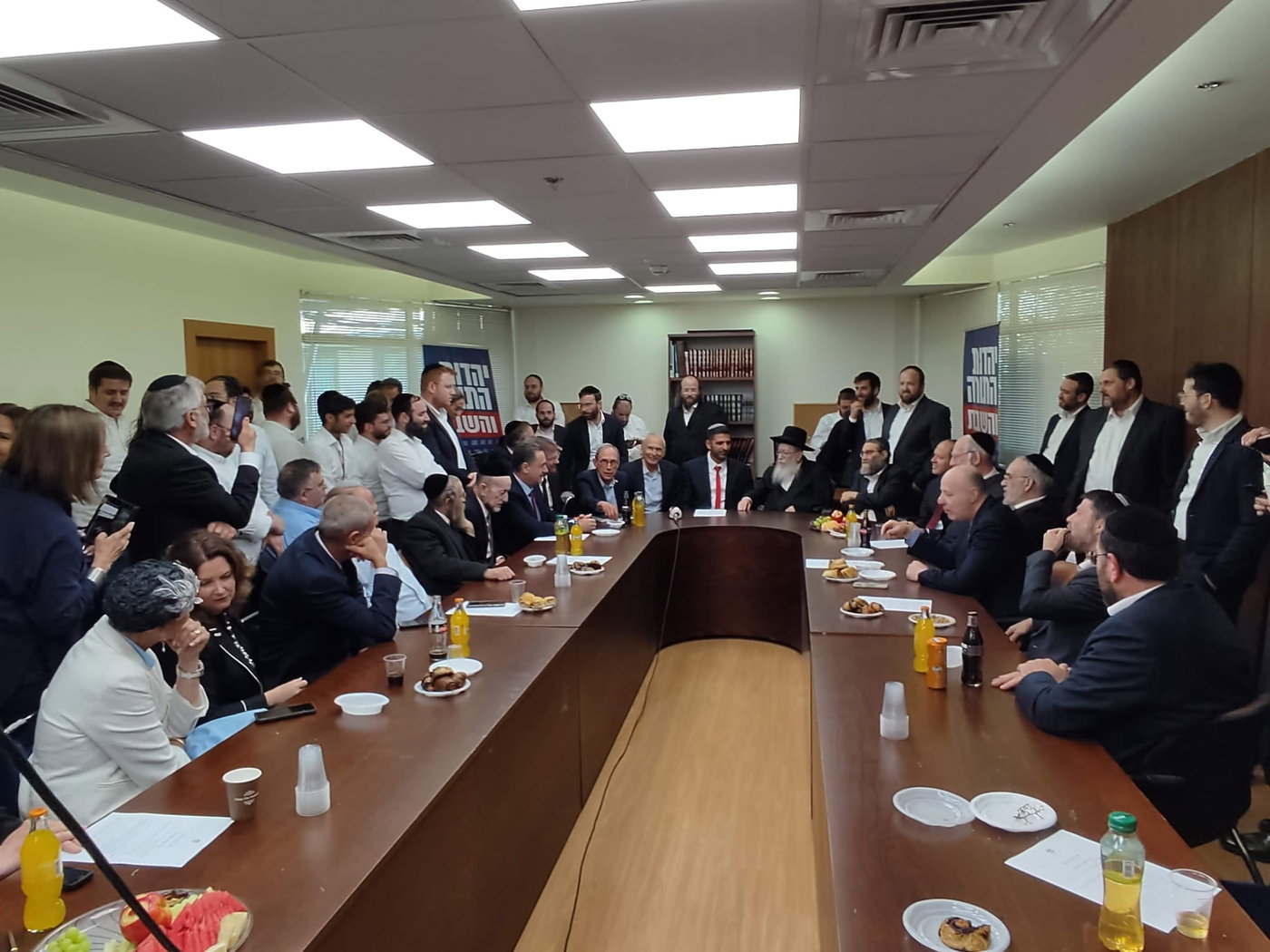 פוליטיקאים ואנשי תקשורת