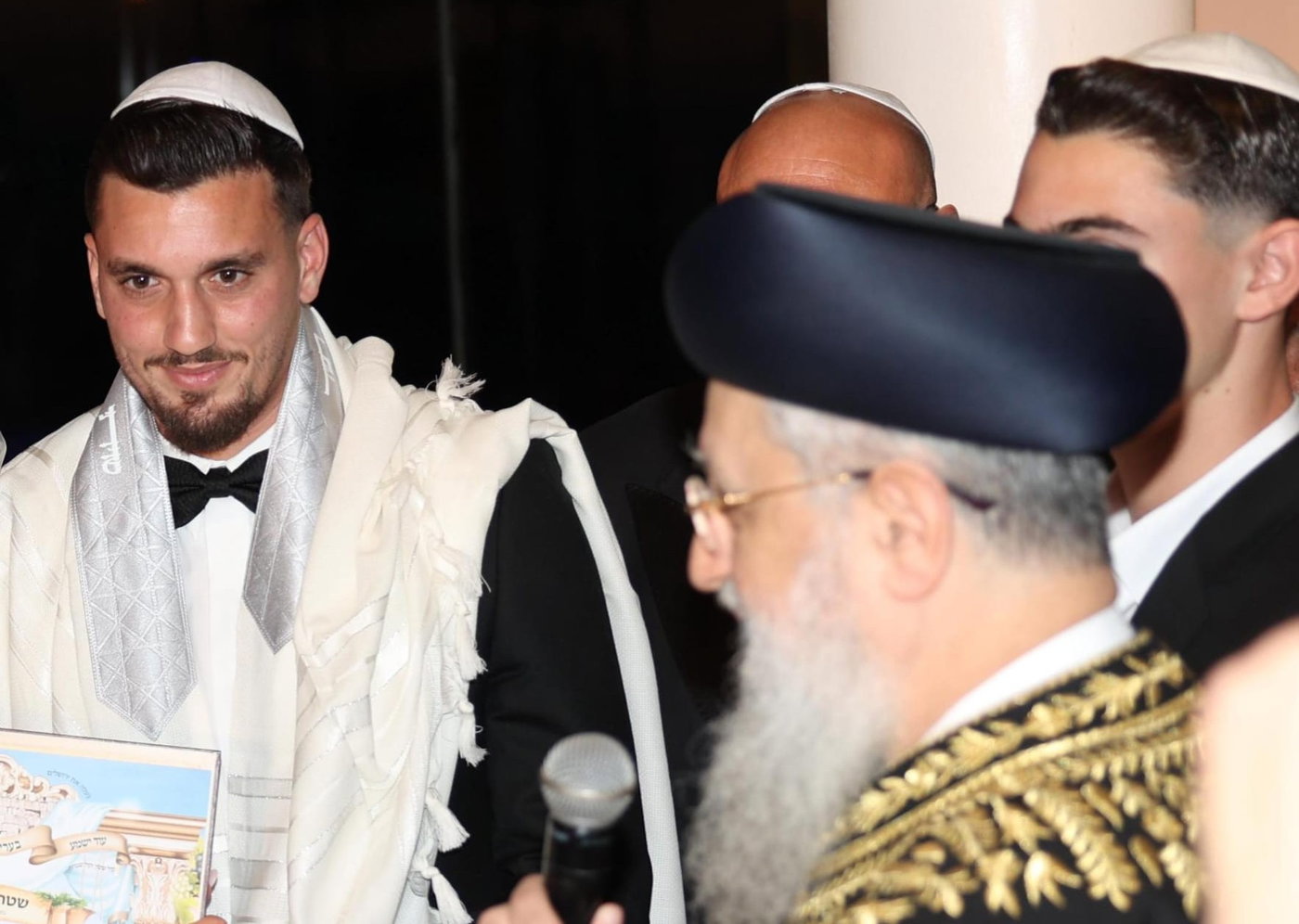 הרב דוד יוסף בחתונה הכדורגלן