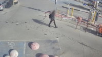 תושב בני ברק הצית רכבים וגרם נזק לרכוש - עד שנעצר | צפו