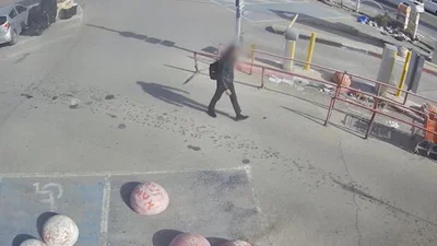 תושב בני ברק הצית רכבים וגרם נזק לרכוש - עד שנעצר | צפו