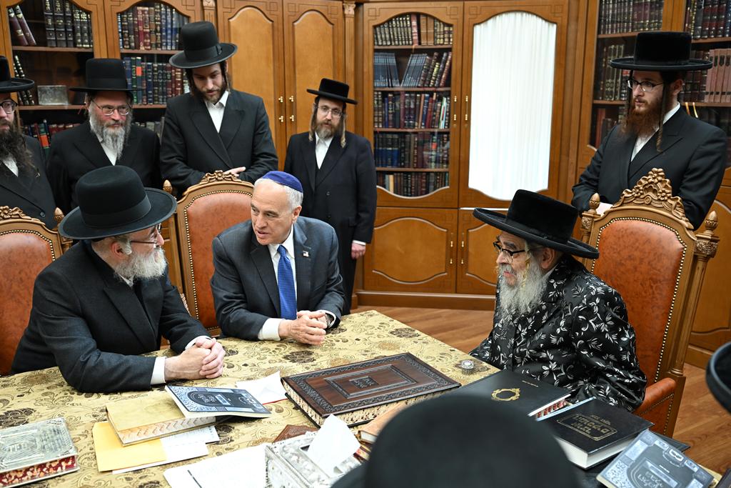 מבקר המדינה בניו יורק בביקור אצל האדמו"ר מסאטמר