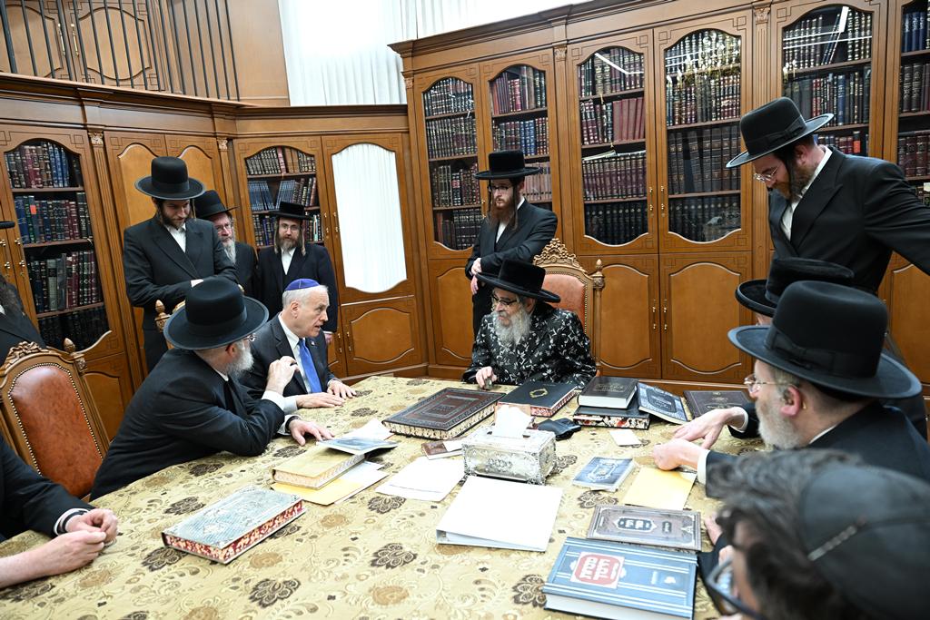 מבקר המדינה בניו יורק בביקור אצל האדמו"ר מסאטמר