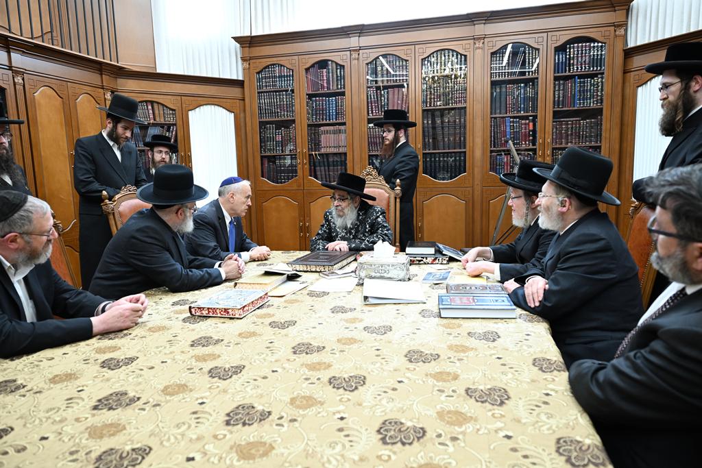 מבקר המדינה בניו יורק בביקור אצל האדמו"ר מסאטמר