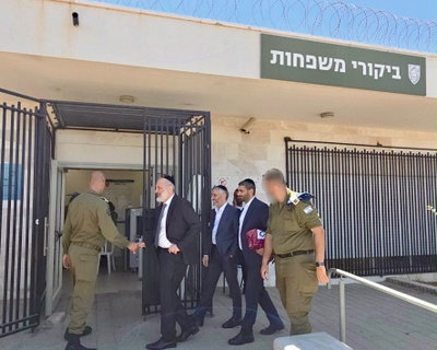 אריה דרעי בביקור בכלא 10