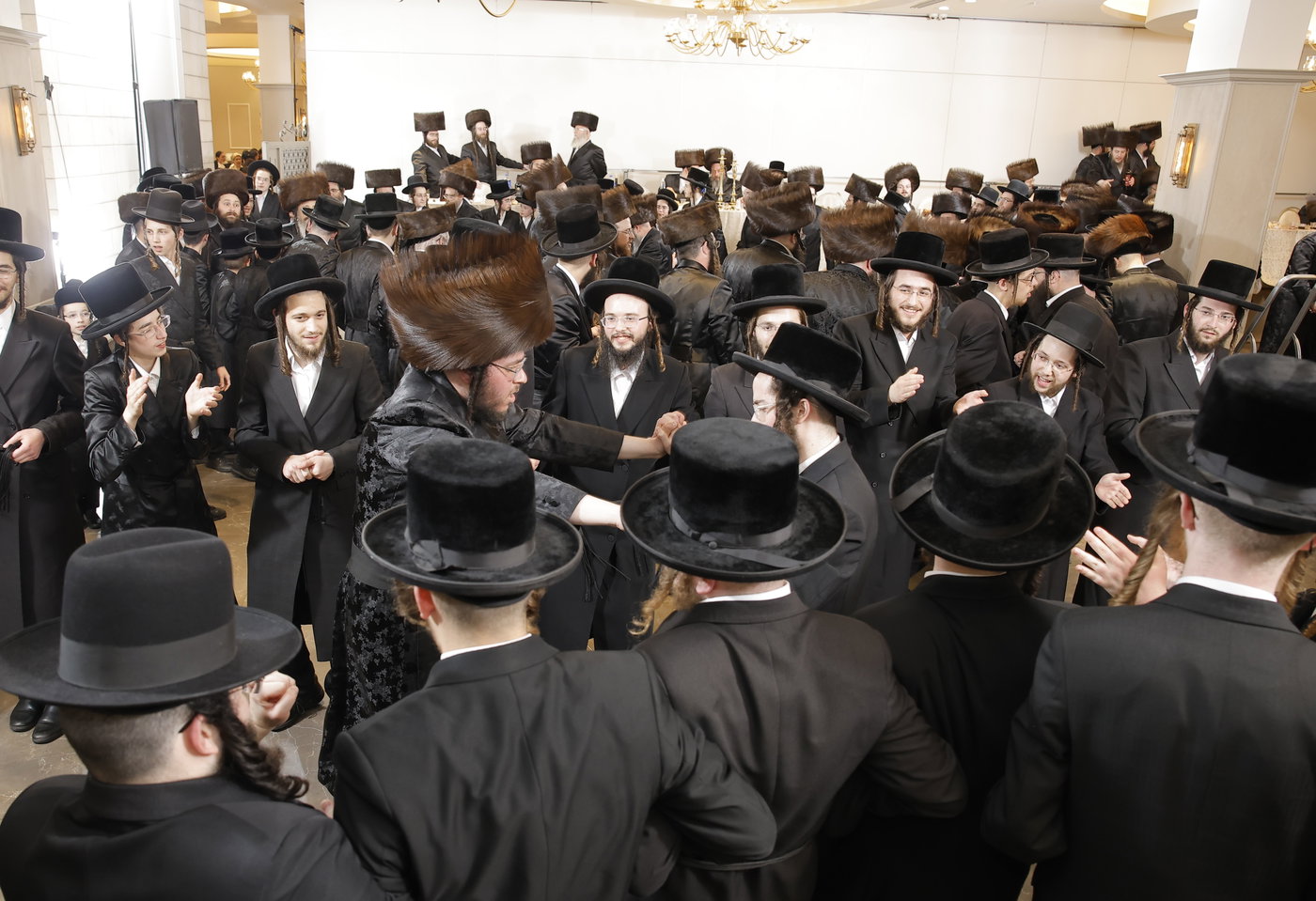 שמחת נישואי בת גאב"ד זוועהיל