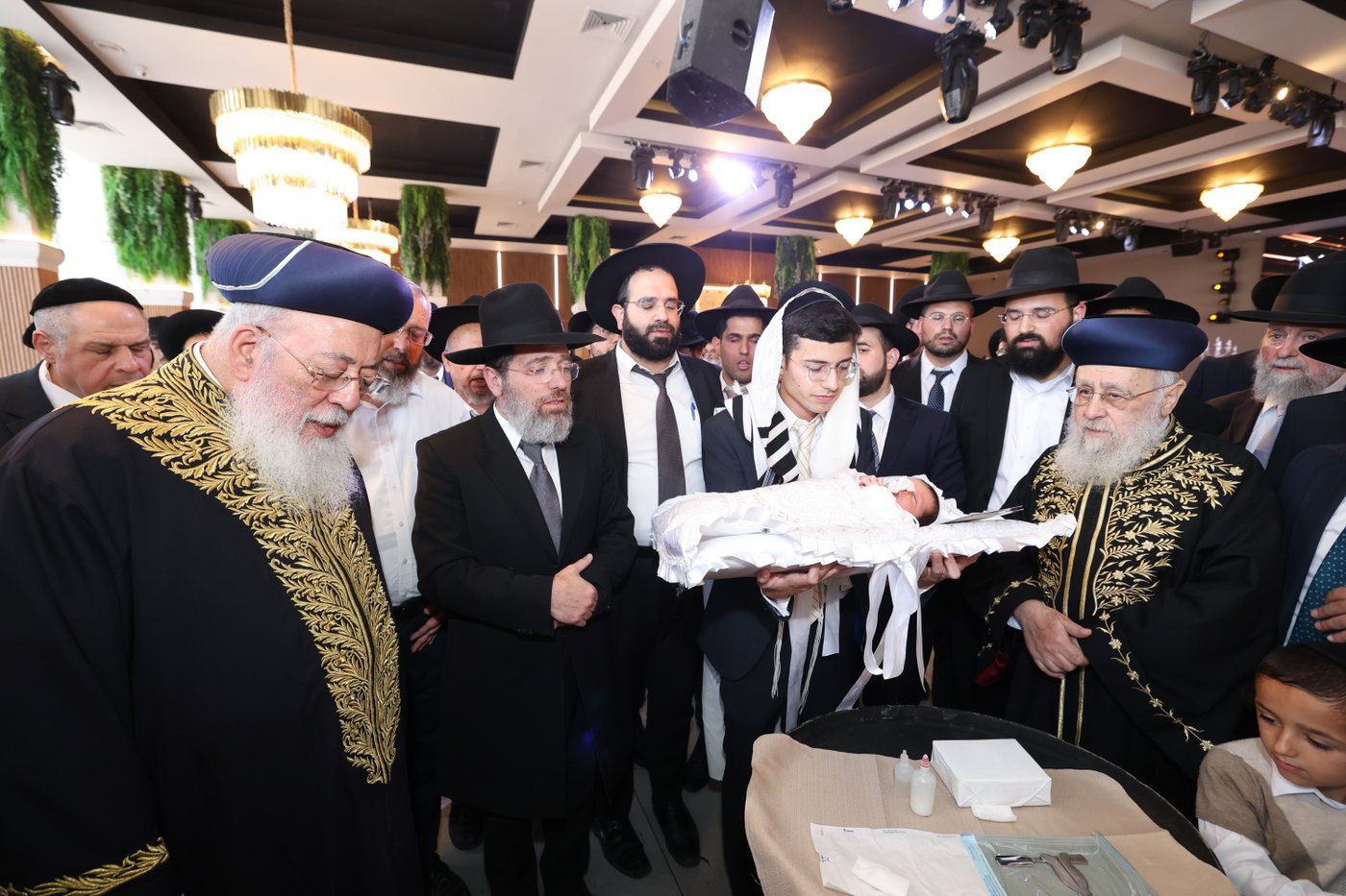 שמחת הברית לנינם המשותף של הראשל"צים הגר"י יוסף והגרש"מ עמאר