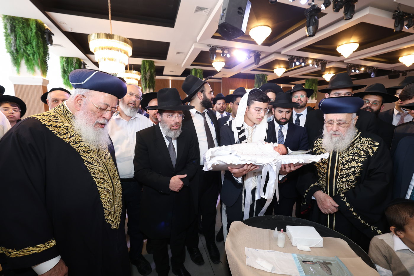 שמחת הברית לנינם המשותף של הראשל"צים הגר"י יוסף והגרש"מ עמאר