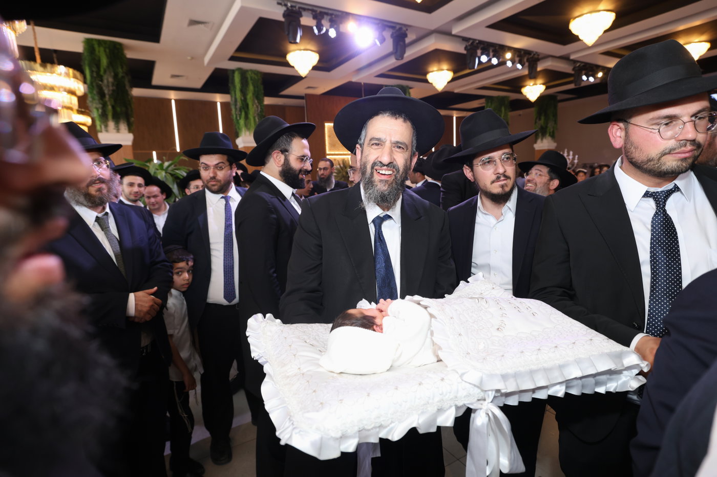 שמחת הברית לנינם המשותף של הראשל"צים הגר"י יוסף והגרש"מ עמאר