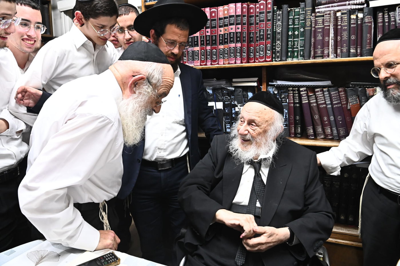 עם המנהיג וראש הישיבה הגרב"ד פוברסקי