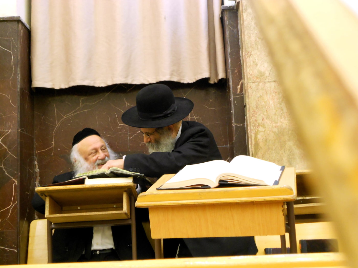 עם המנהיג וראש הישיבה הגרב"ד פוברסקי